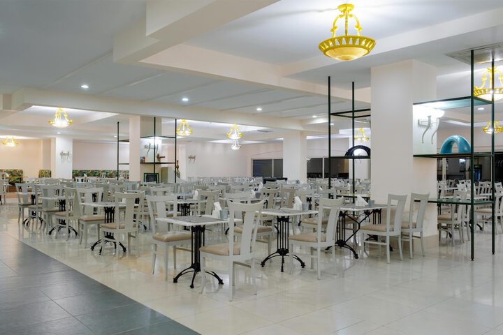 Dining 74 of 128