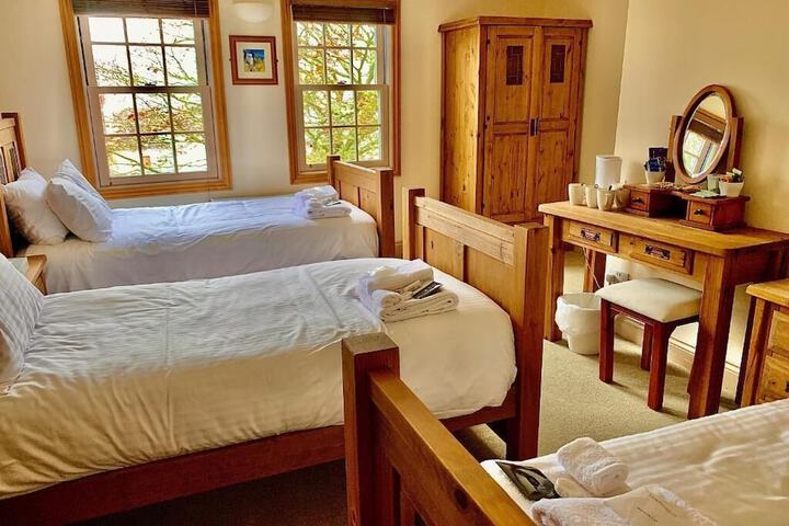 Room 2 of 19