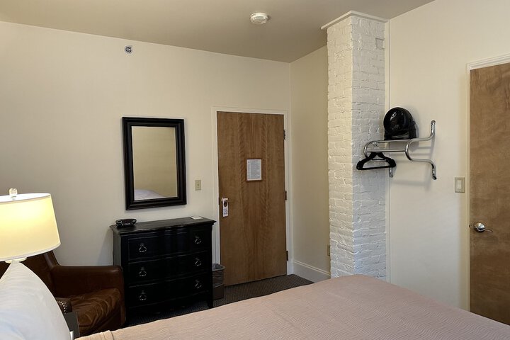 Room 34 of 57