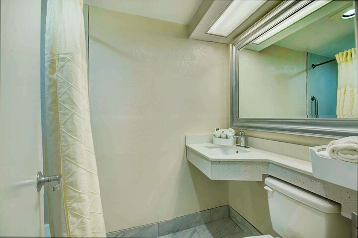Room 15 of 26