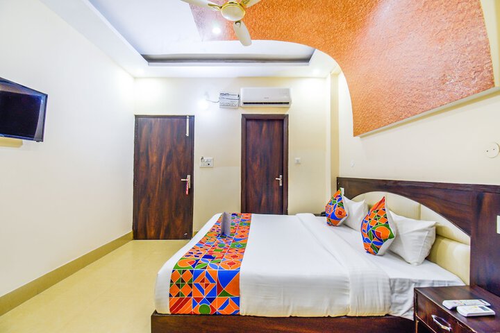 Room 6 of 23