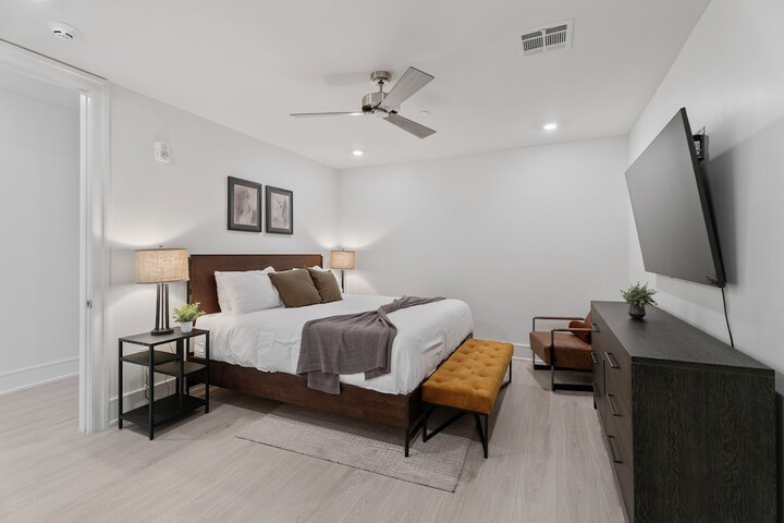 Room 32 of 140