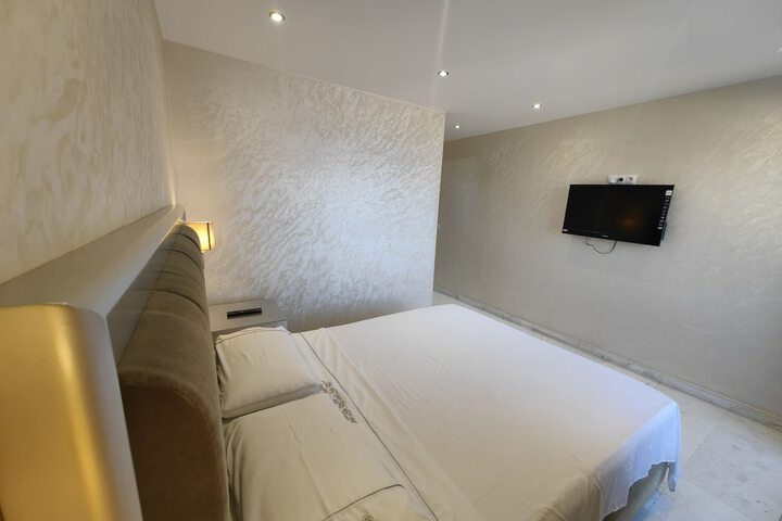 Room 46 of 404