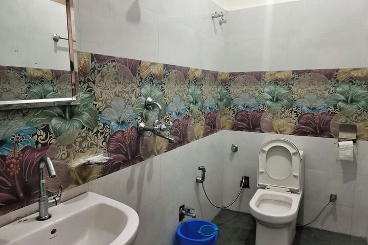 Room 10 of 22
