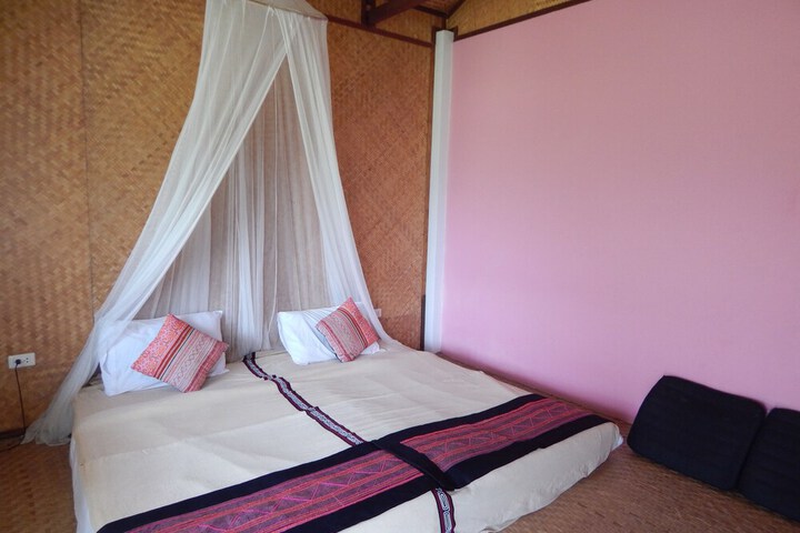 Room 3 of 33