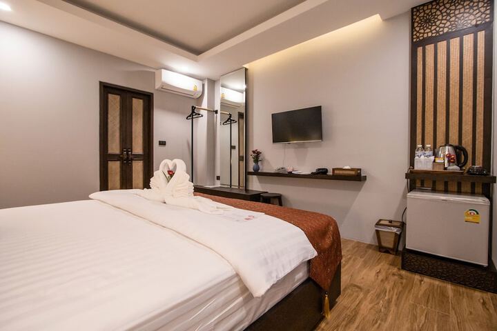 Room 4 of 44