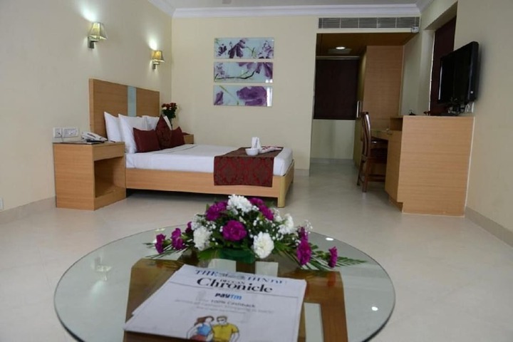 Room 12 of 34