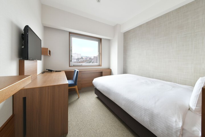 Room 7 of 28