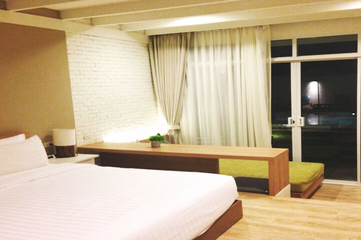 Room 10 of 48