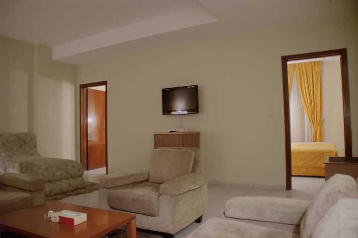 Room 9 of 24