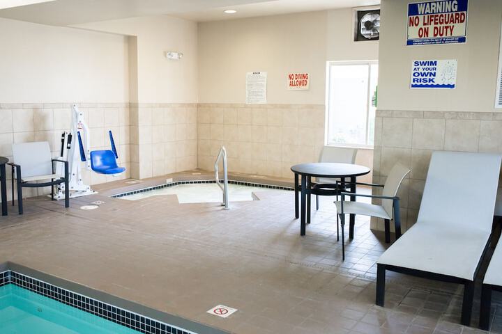 Indoor spa tub