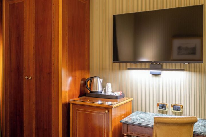 Room 21 of 137