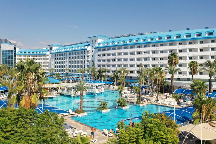 Hotel Exterior 60 of 67