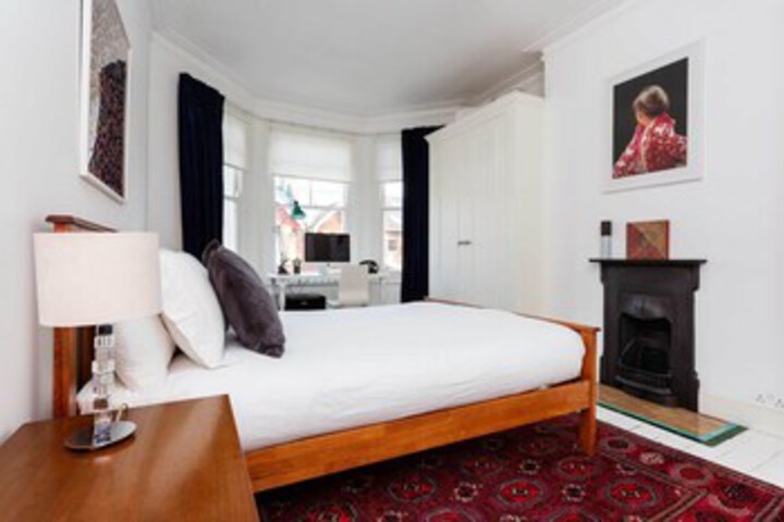 Room 16 of 26