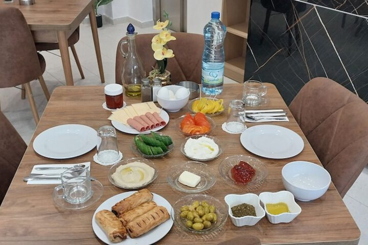 Dining 20 of 37