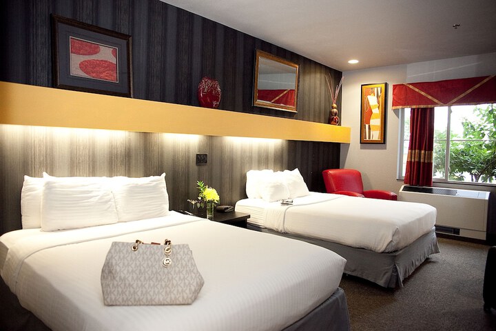 2 Queen Beds (9 of 23)
