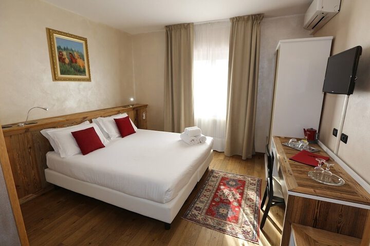 Room 10 of 51