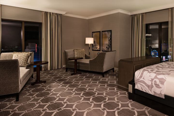 Room 21 of 197