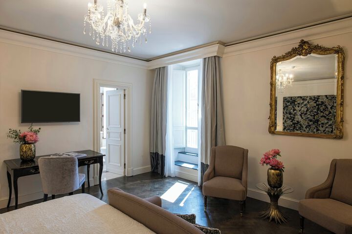 Room 105 of 179