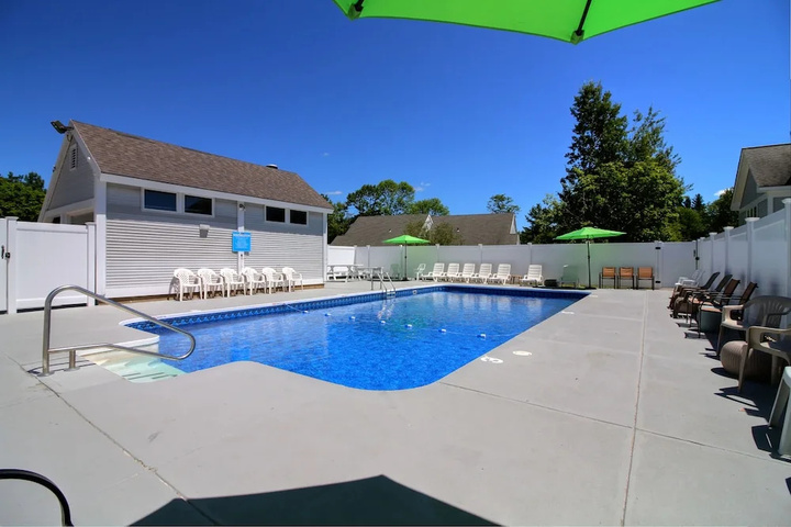 Pool 13 of 18