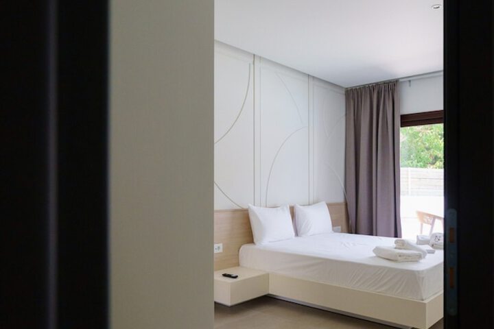 Room 4 of 44