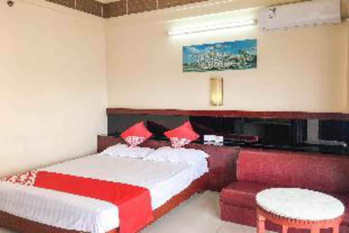 OYO Haofeng Hotel