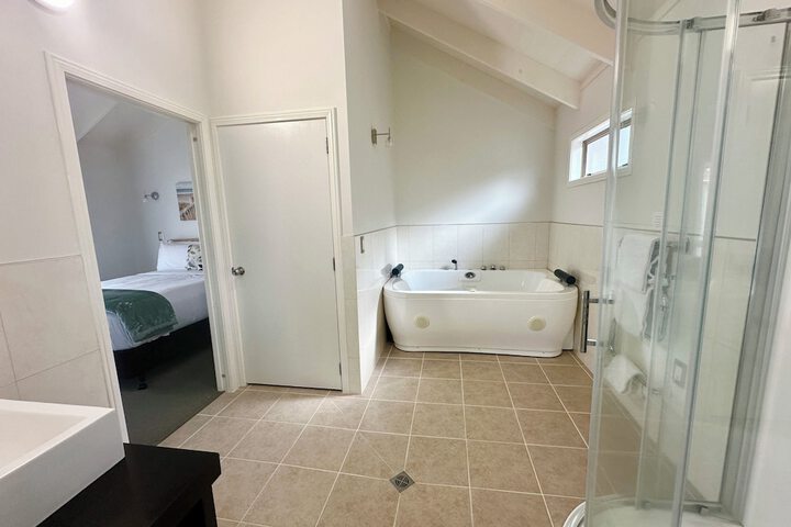 Room 44 of 64