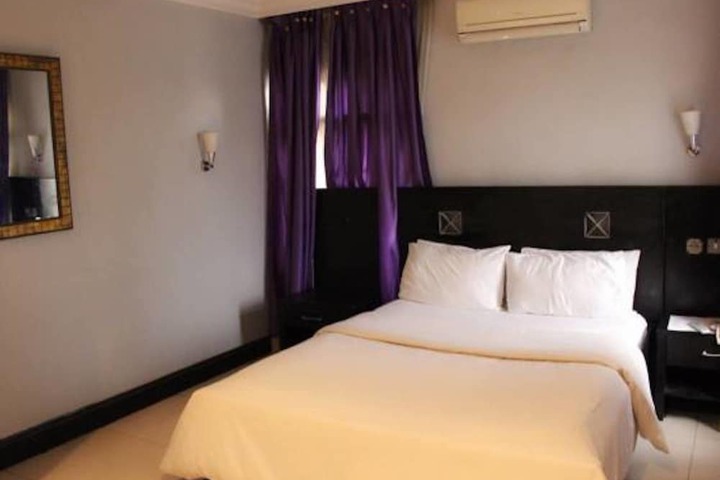 Room 16 of 35