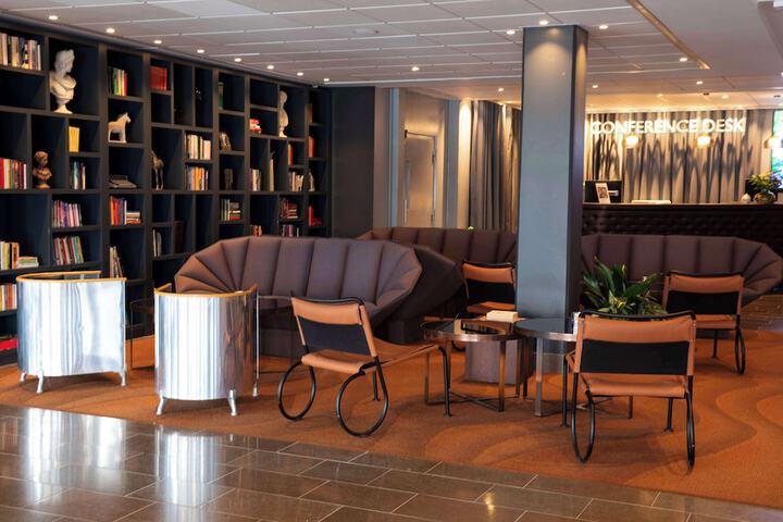 Hotel Lobby