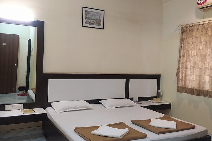 Room 13 of 51