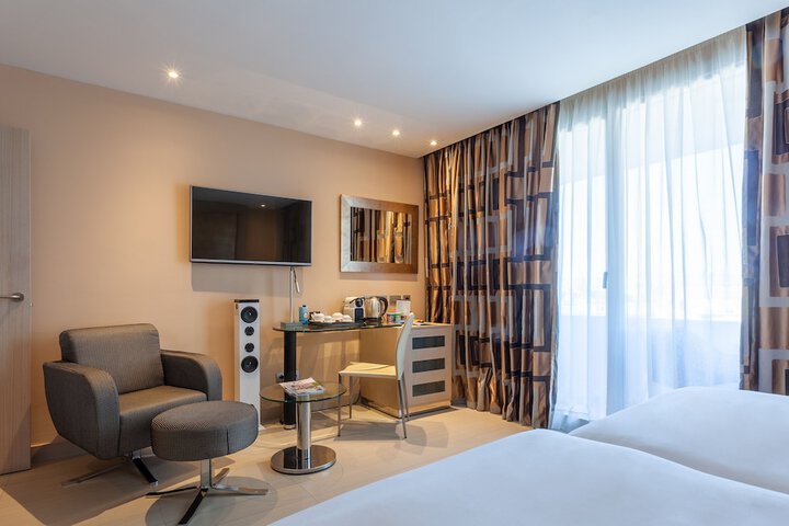Room 18 of 72