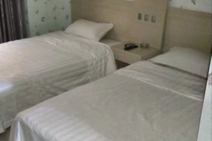 Room 6 of 7