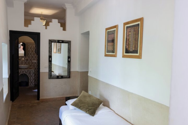 Room 9 of 74