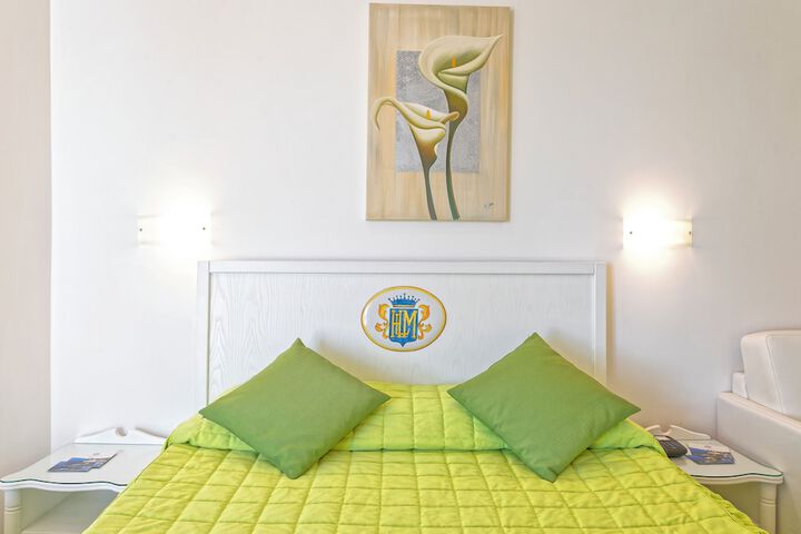 Room 12 of 68