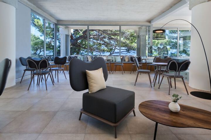Guest Lobby