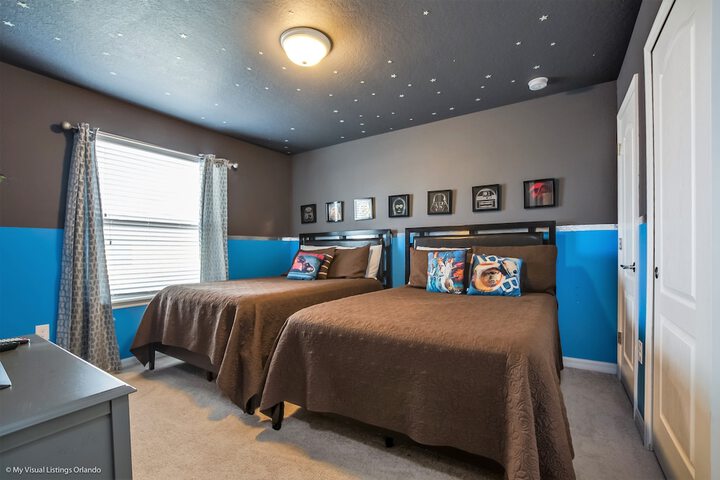 Room 4 of 80