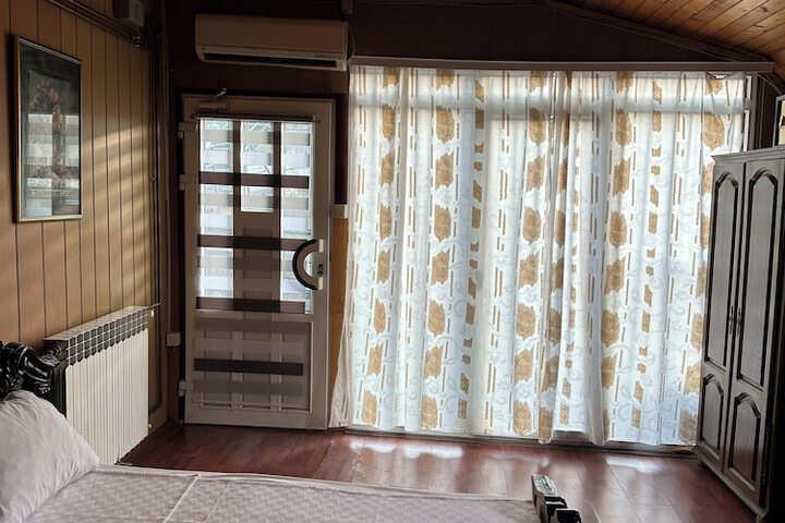 Room 15 of 83