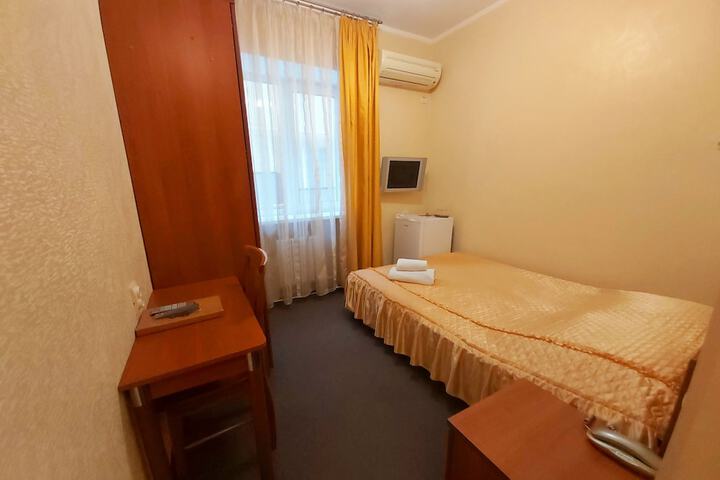 Room 4 of 34