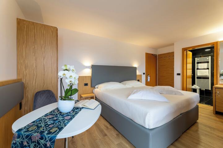 Room 54 of 180