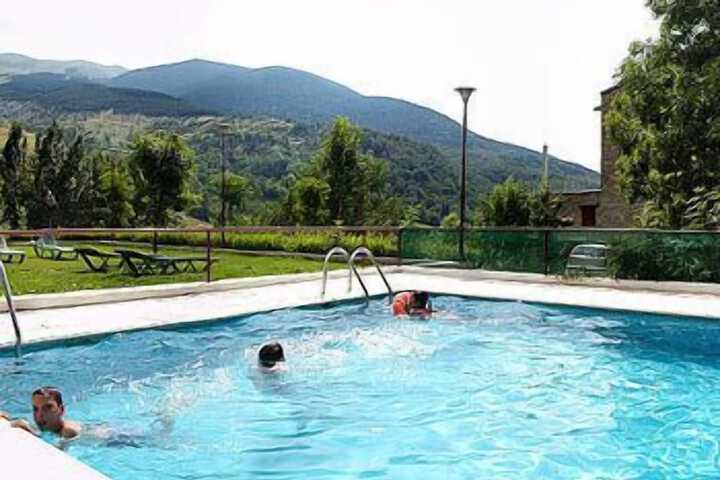 Pool 35 of 128