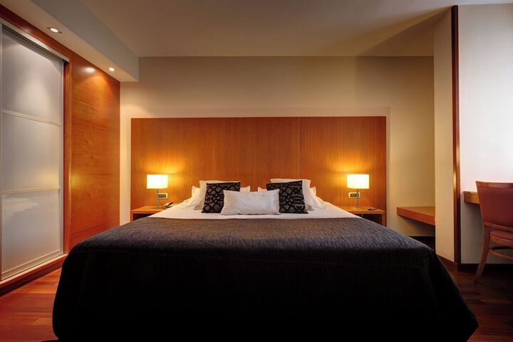 Room 9 of 64