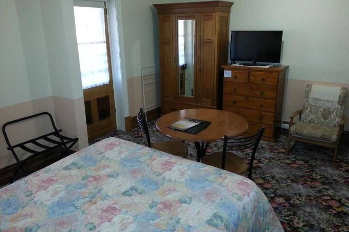 Room 15 of 42