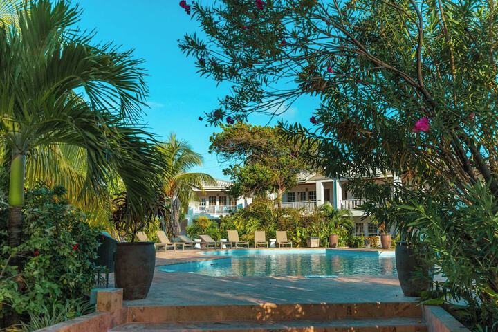 Pool 52 of 114
