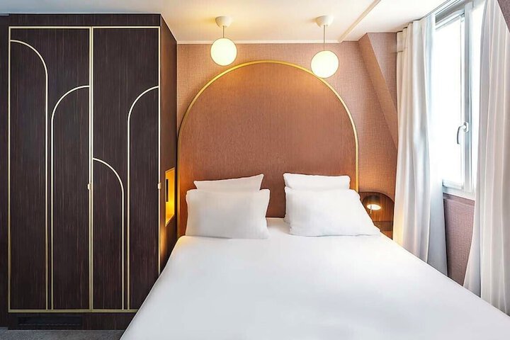 Room 46 of 103
