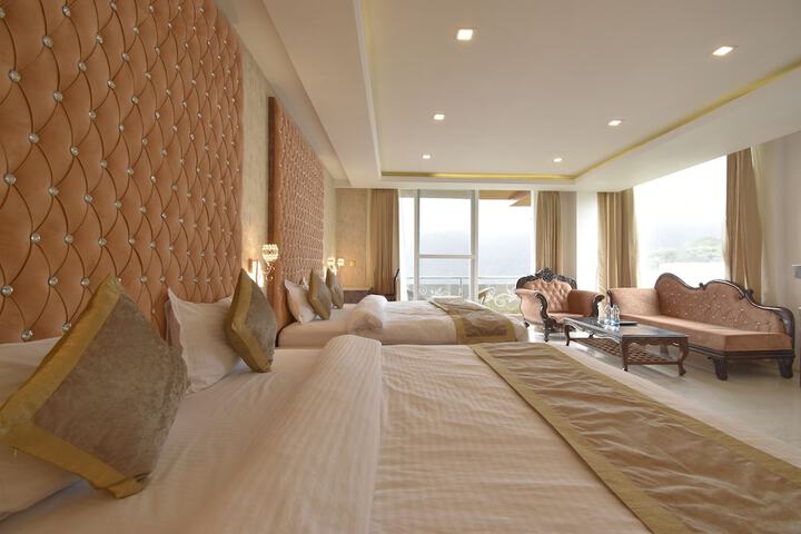 Room 15 of 111