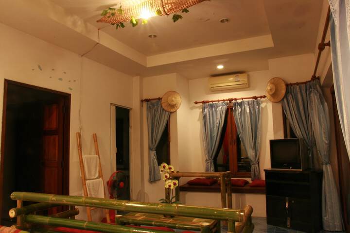 Room 3 of 23