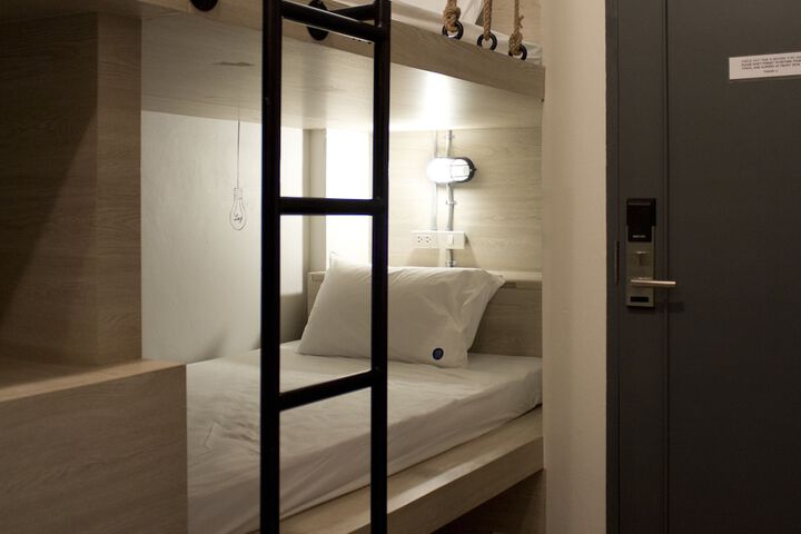 Room 13 of 30