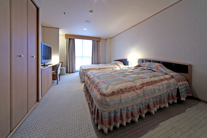 Room 16 of 105
