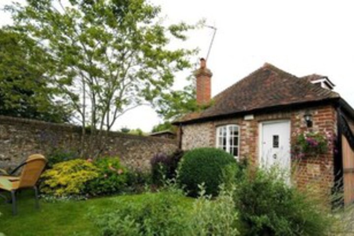 Exterior of The Old Coach House Goodwood 413839