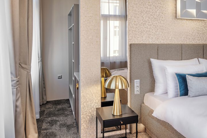Room 16 of 25